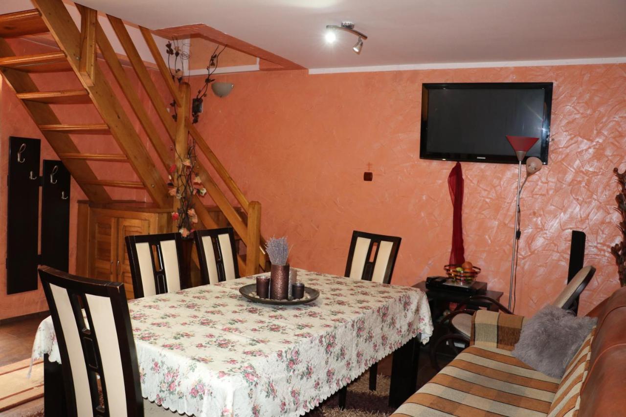 Hotel Amelia House Făgăraş Exterior foto