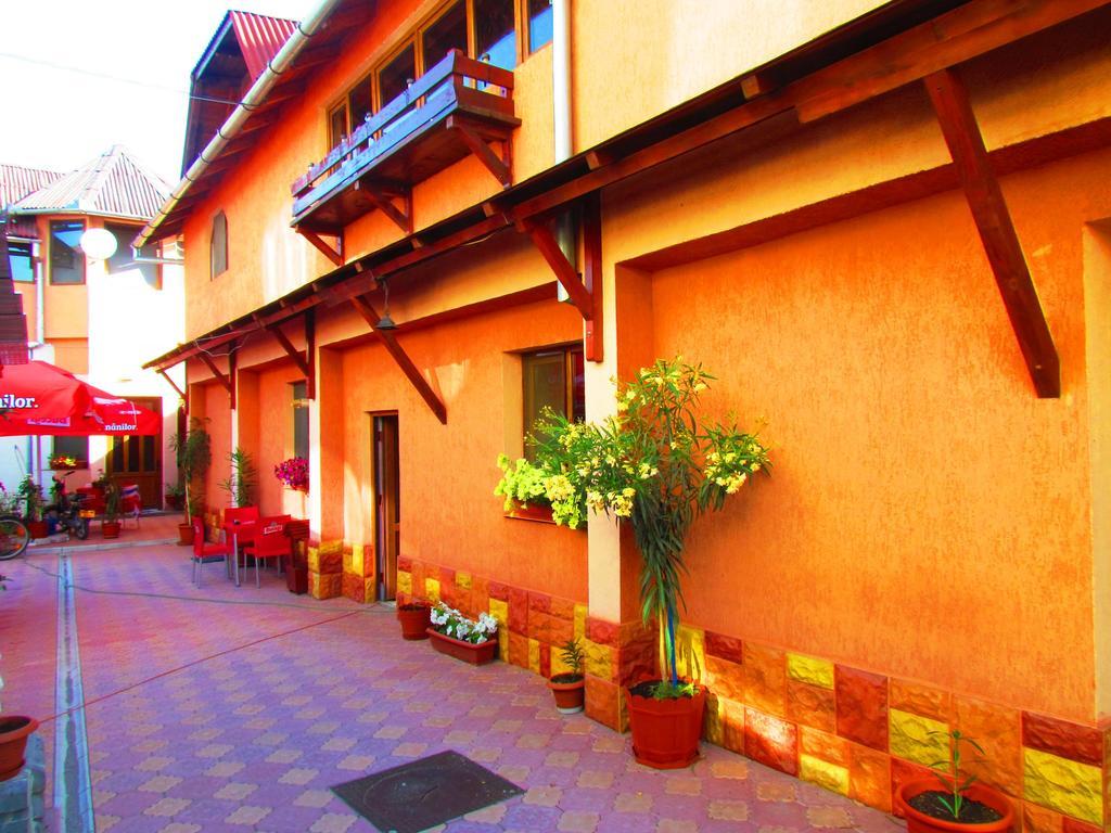 Hotel Amelia House Făgăraş Exterior foto